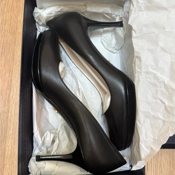 Prada Napa Vernice Nero 1lP268 New With Box Size 40 Authentic!
